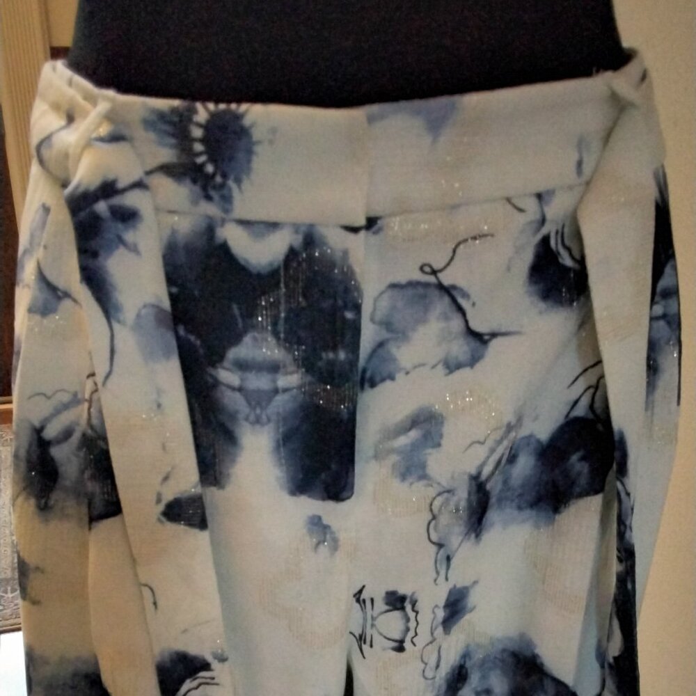 Ladies Tahari Floral Print Pant Suit - Picture 7 of 16